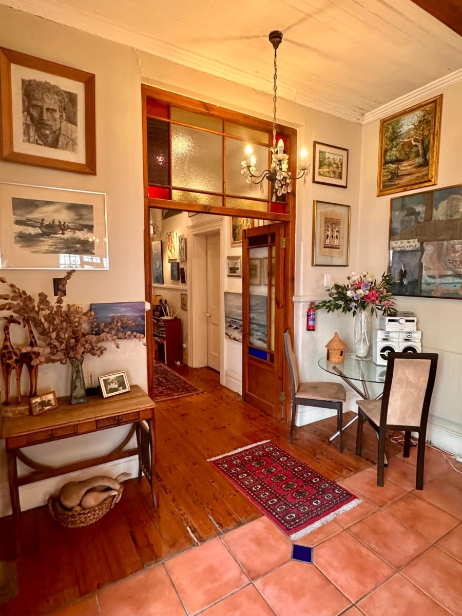 4 Bedroom Property for Sale in Green Point Western Cape